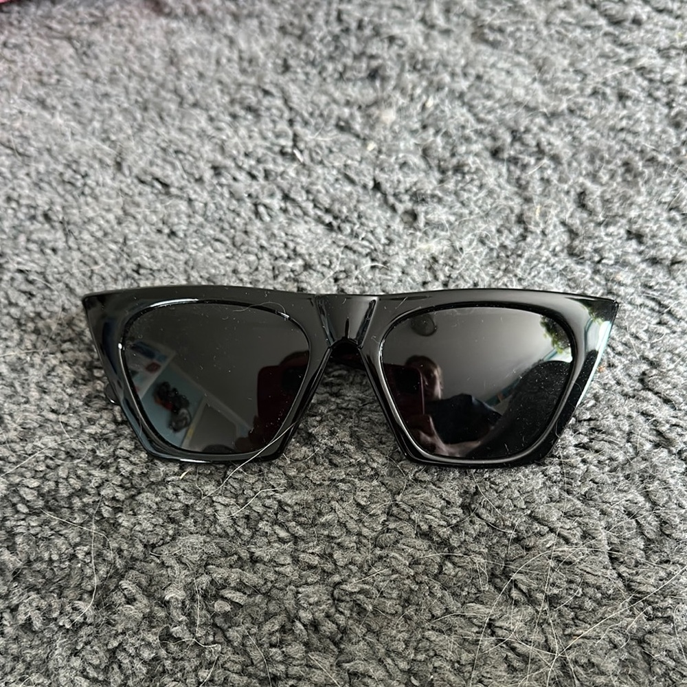 Stylish Black Sunglasses